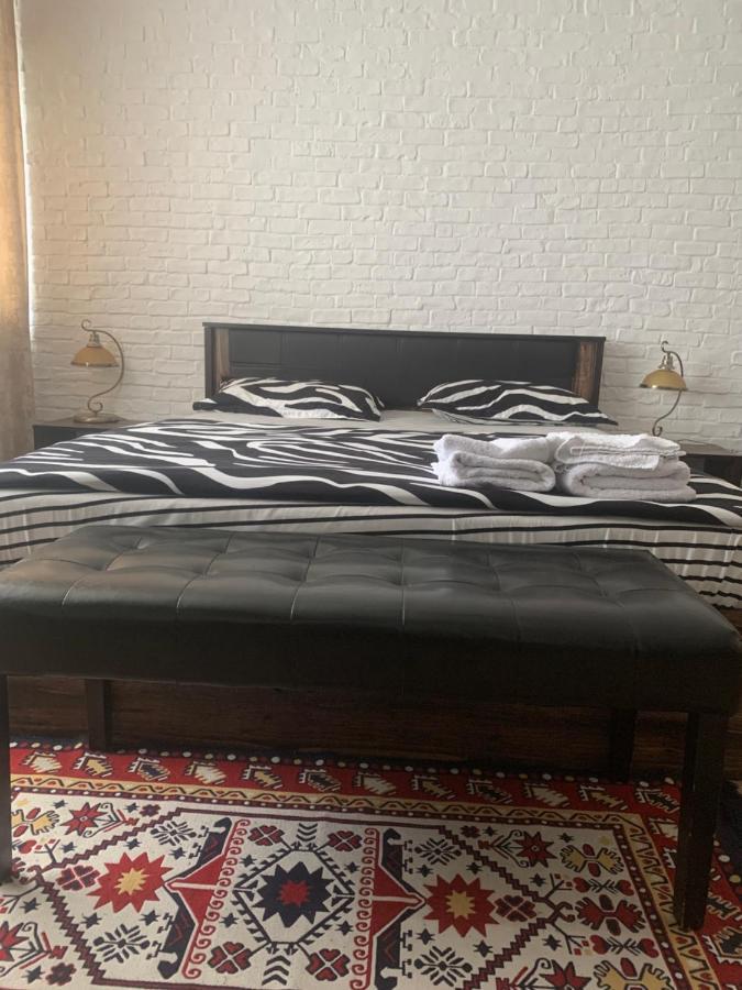 Garsoniera 1 Decembrie Apartment อัลบายูเลีย ภายนอก รูปภาพ