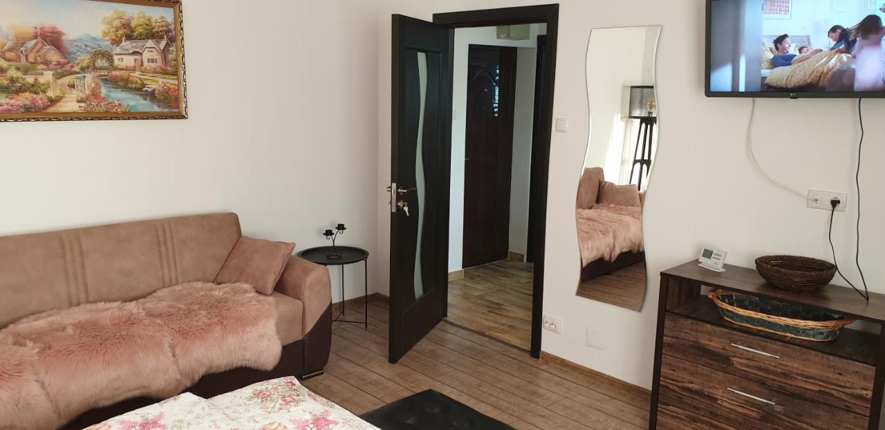 Garsoniera 1 Decembrie Apartment อัลบายูเลีย ภายนอก รูปภาพ